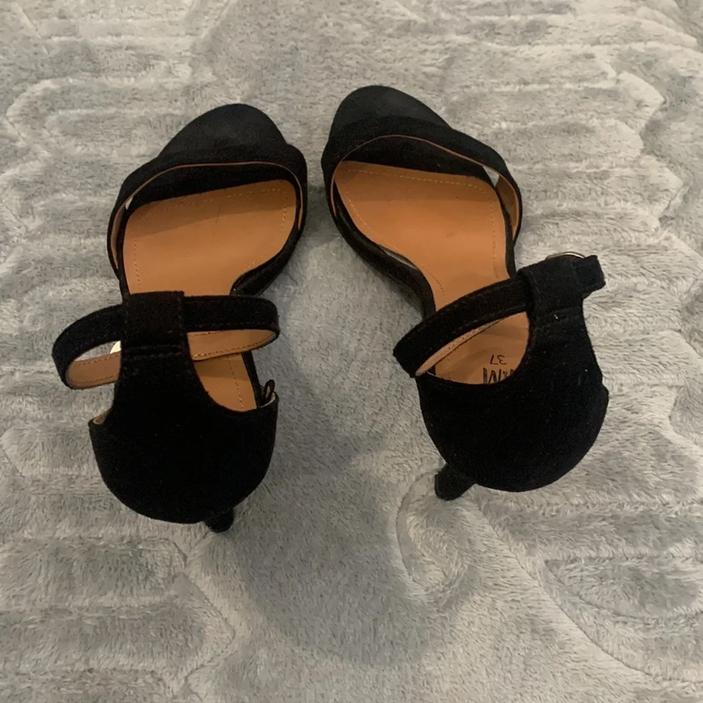 H&M Black Stilettos 👠 *FIXED PRICE* - Picture 3 of 6